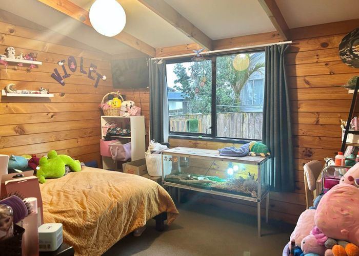  at 1/11 Dalmahoy Place, Wattle Downs, Manukau City, Auckland