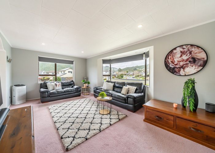  at 32 Clearwater Terrace, Brown Owl, Upper Hutt, Wellington