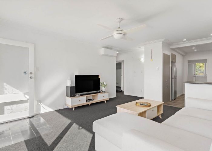  at 1B De Val Drive, Titirangi, Waitakere City, Auckland