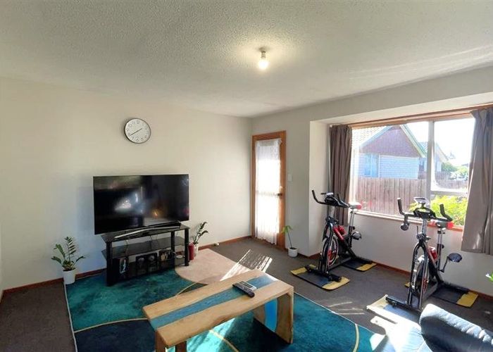  at 2/70 Highstead Road, Bishopdale, Christchurch City, Canterbury