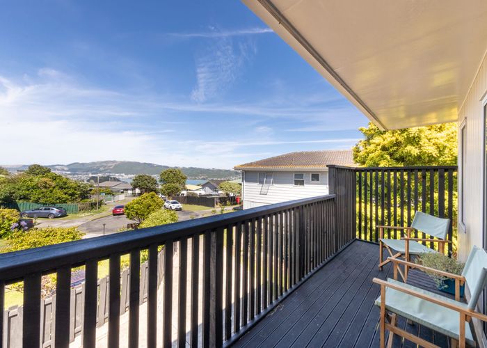  at 7 Livet Place, Papakowhai, Porirua