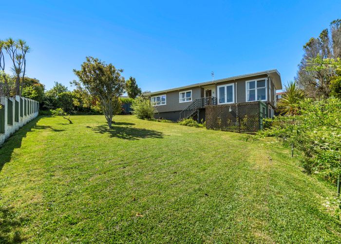  at 14 Kirkwood Place, New Windsor, Auckland
