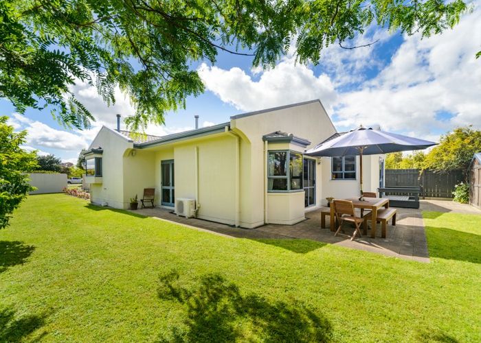  at 100 Summerhill Drive, Fitzherbert, Palmerston North