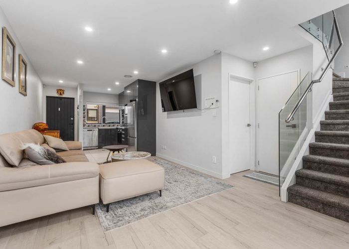  at 8 Shahkot Way, Papatoetoe, Manukau City, Auckland