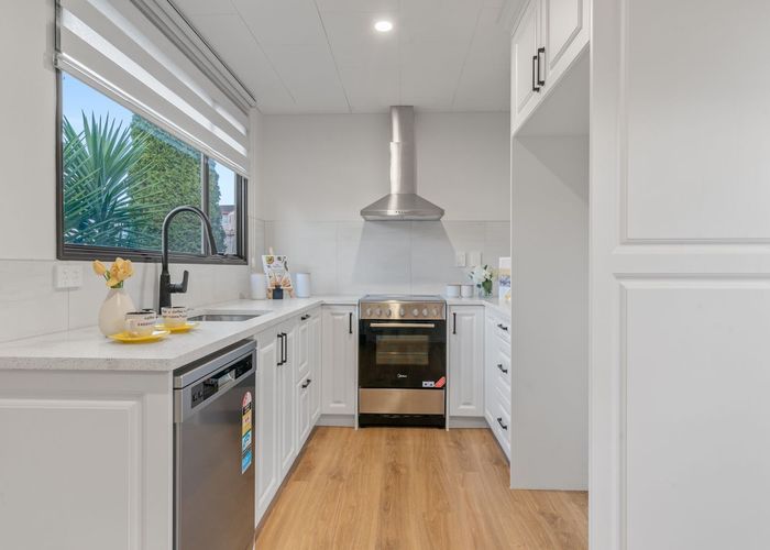  at 1/9 Kimdale Place, Totara Heights, Auckland