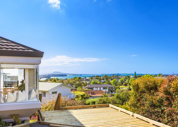  at 2/134 Bleakhouse Road, Mellons Bay, Manukau City, Auckland