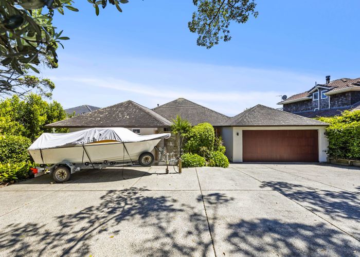  at 4 Mellons Bay Road, Howick, Manukau City, Auckland
