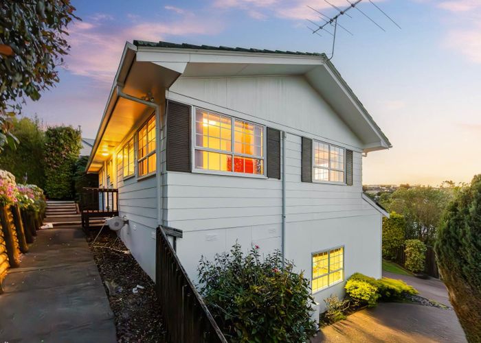  at 39 Squirrel Lane, Browns Bay, North Shore City, Auckland