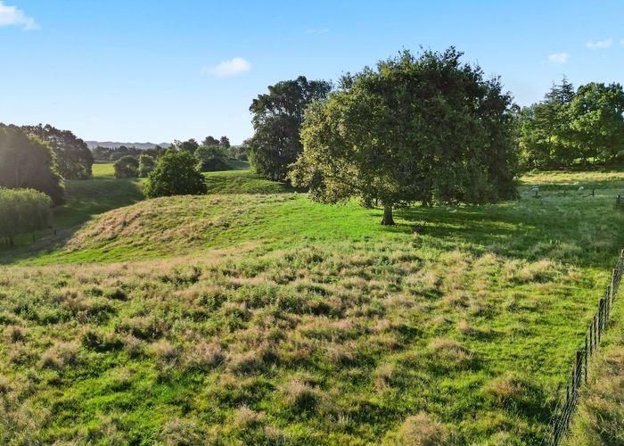  at 35 Jury Road, Ngahinapouri, Hamilton