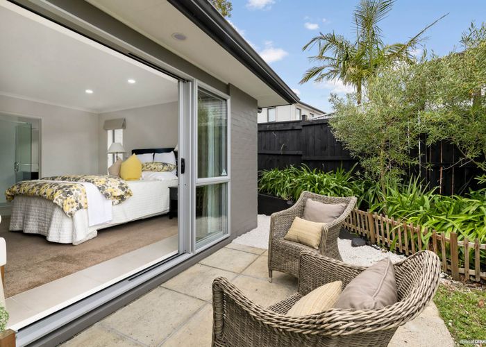  at 1B Gracechurch Drive, Flat Bush, Auckland