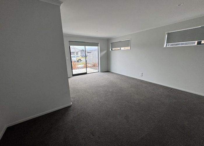  at 11 Nathaniel Archer Street, Woodend, Woodend