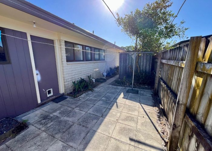  at 2/24 Beaumaris Way, Conifer Grove, Takanini