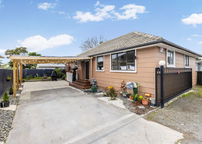  at 2/7 Manuia Road, Takanini, Papakura, Auckland