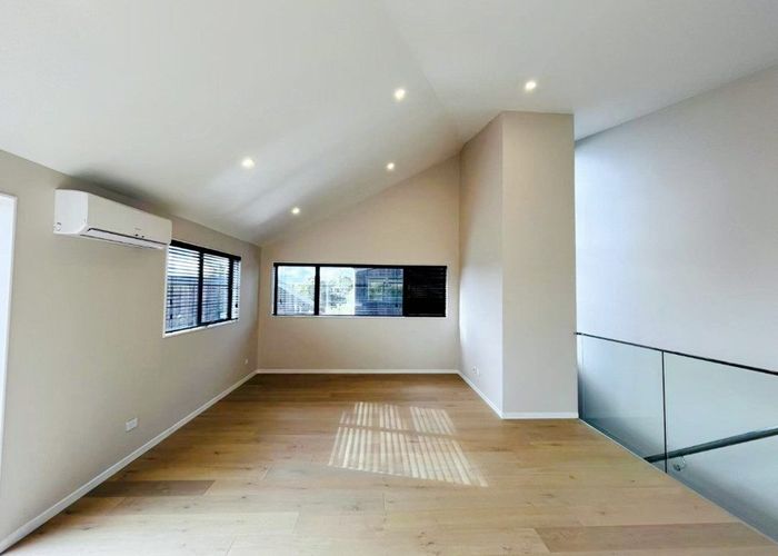  at 5 Tapatai Place, Castor Bay, North Shore City, Auckland