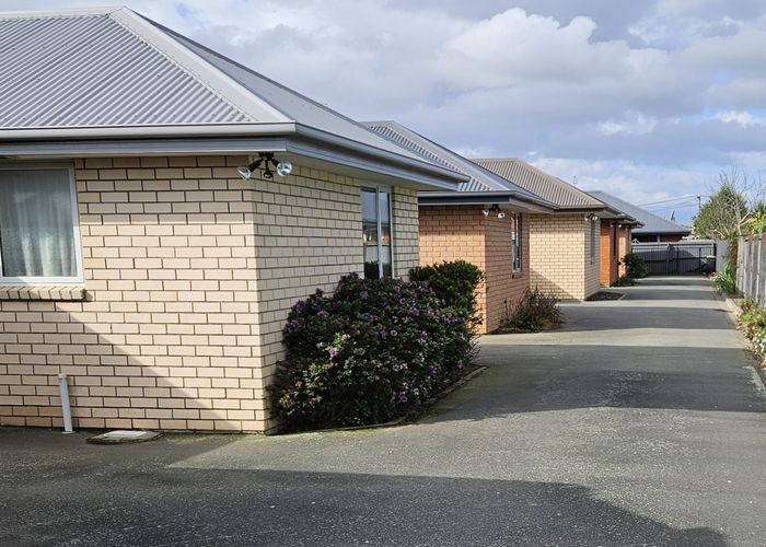  at 8C Mortlake Street, Islington, Christchurch