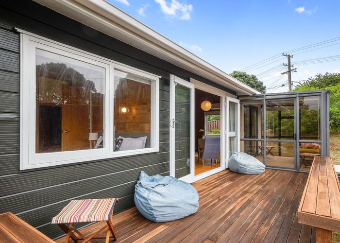  at 18 William Street, Waikanae Beach, Waikanae