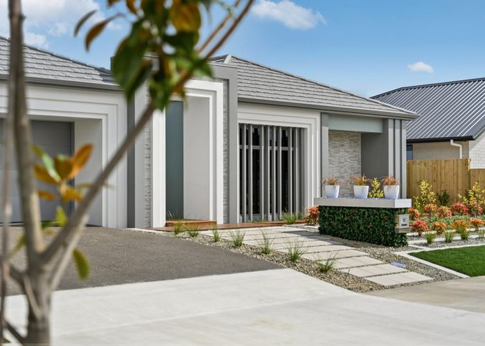  at 181 Cumberland Drive, Flagstaff, Hamilton