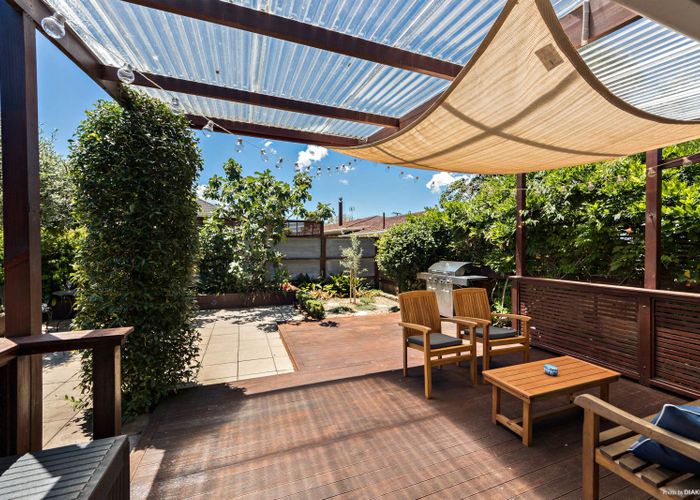  at 2/37 Lynwood Road, New Lynn, Auckland