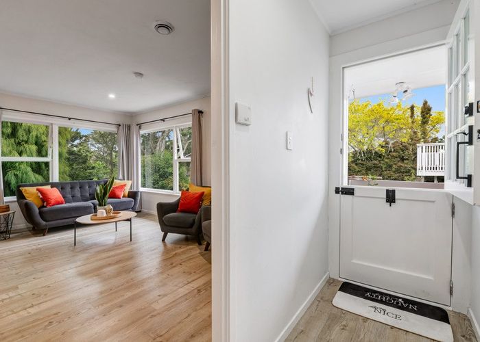  at 2/10 Nea Place, Hillcrest, North Shore City, Auckland