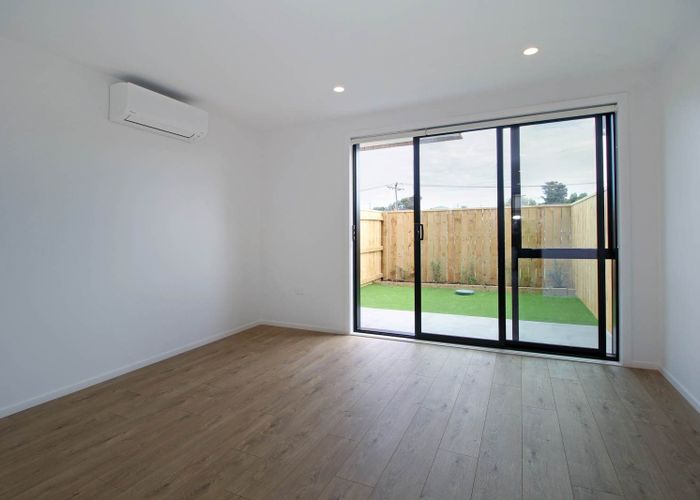  at 8/43 Ruawai Road, Mount Wellington, Auckland