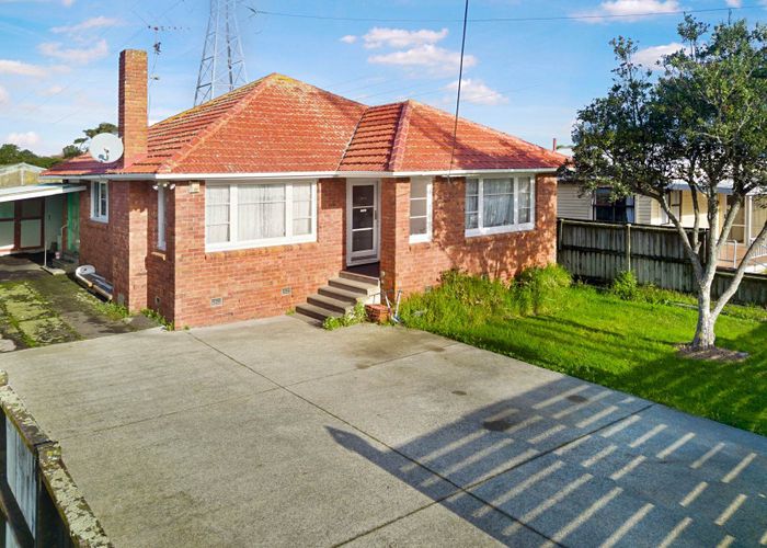  at 24 White Swan Road, Mount Roskill, Auckland City, Auckland