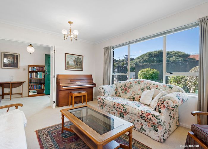  at 2/23 Reading Street, Karori, Wellington