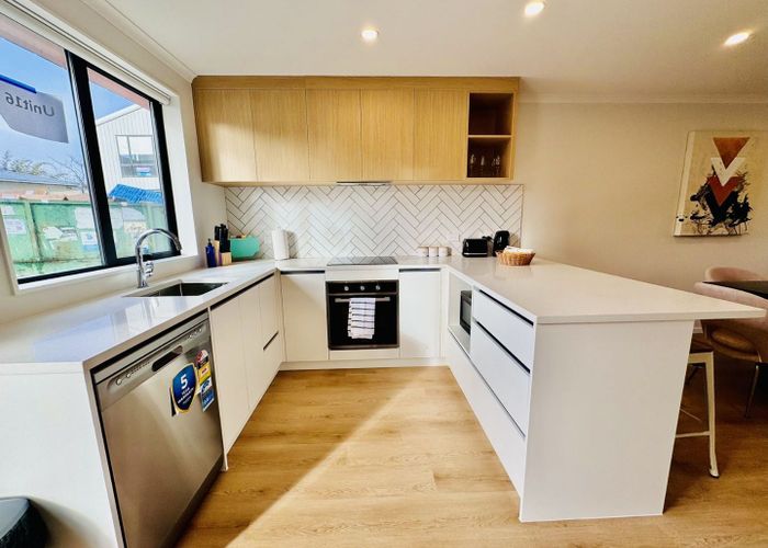  at 2/31 Normandy Place, Henderson, Auckland