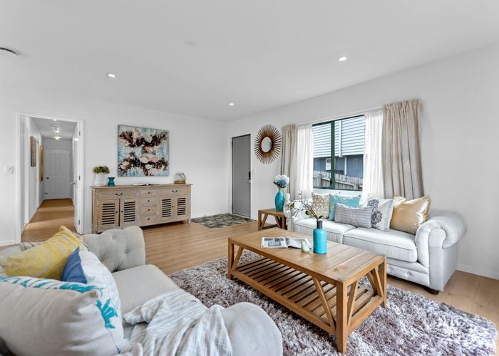  at 2/29 Bruce Road, Glenfield, North Shore City, Auckland