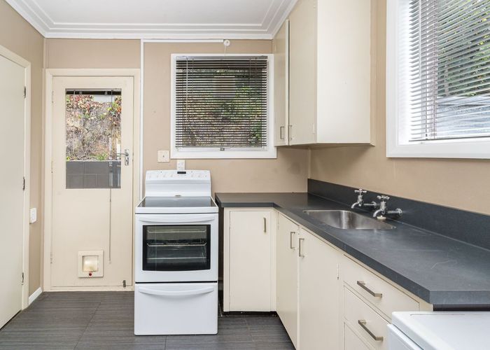  at 186 Kaikorai Valley Road, Bradford, Dunedin