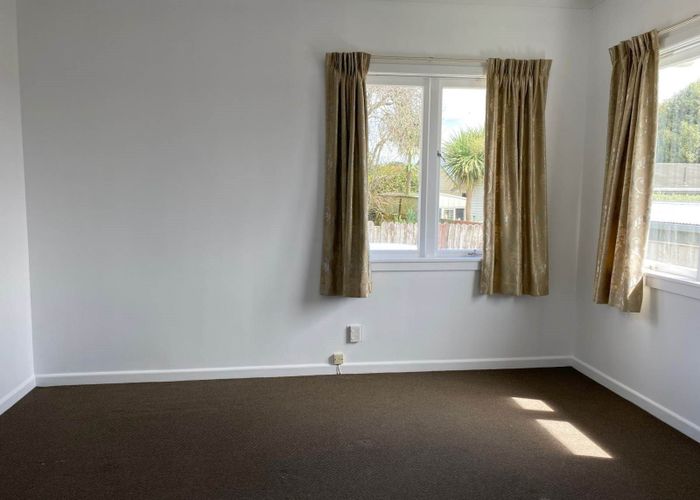  at 114 Mcleod Road, Te Atatu South, Auckland