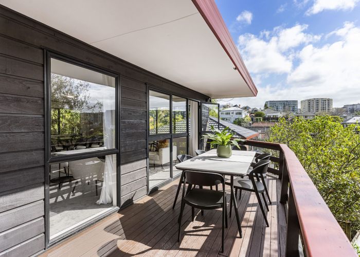  at 2/82 Bassett Road, Remuera, Auckland