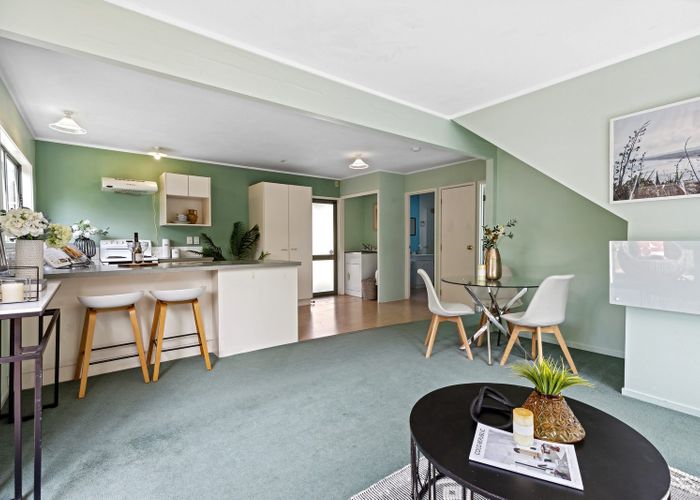  at 19 Caspian Close, New Lynn, Auckland