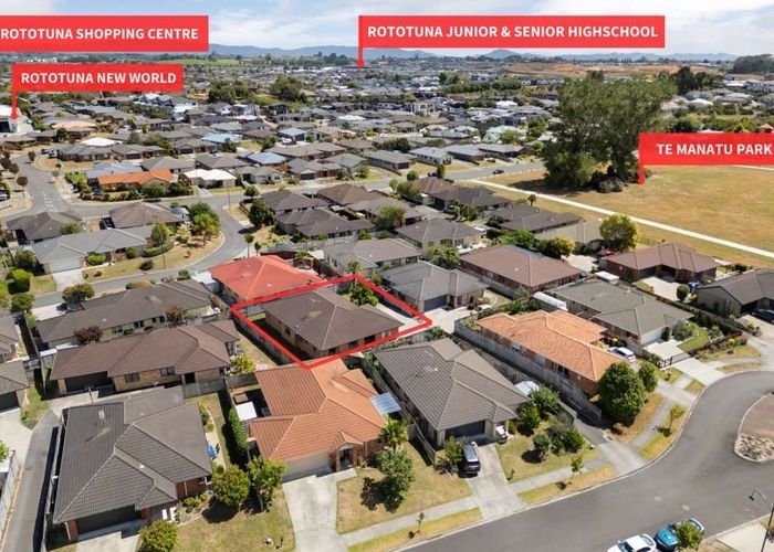  at 43 Parkside Drive, Huntington, Hamilton 