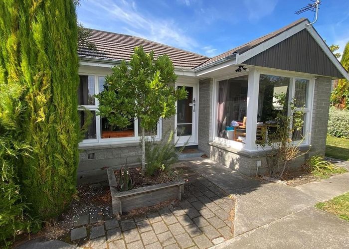  at 4/15 Winchester Street, Merivale, Christchurch
