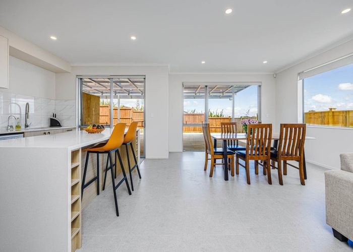  at 4 Hautoa Lane, Flat Bush, Manukau City, Auckland