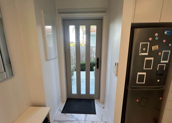  at 9/8 Yeovil Road, Te Atatu Peninsula, Waitakere City, Auckland