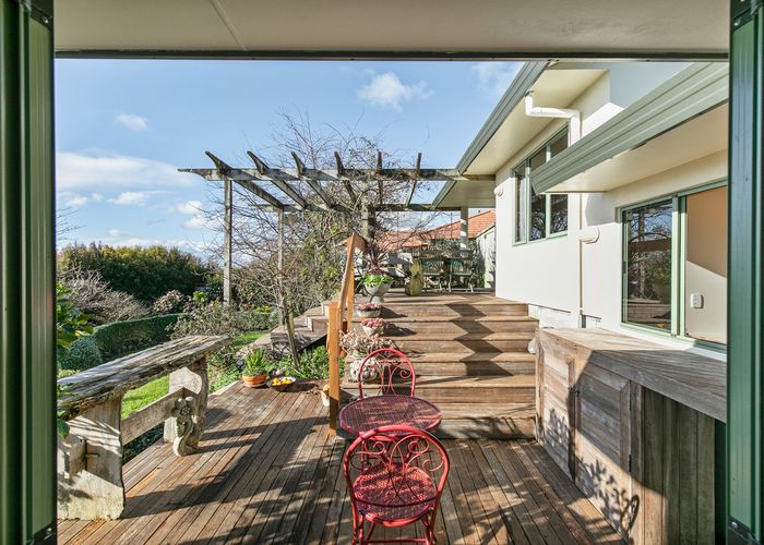  at 4 San Martin Place, Goodwood Heights, Auckland