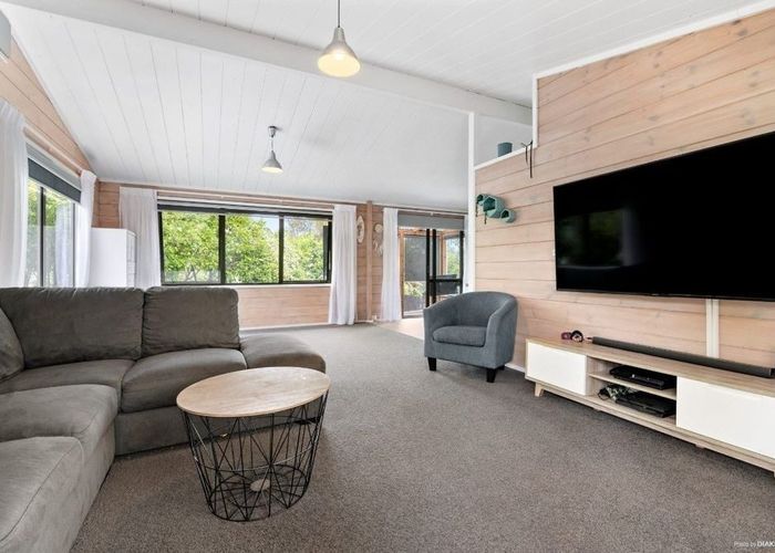  at 1389 Whangaparaoa Road, Army Bay, Rodney, Auckland