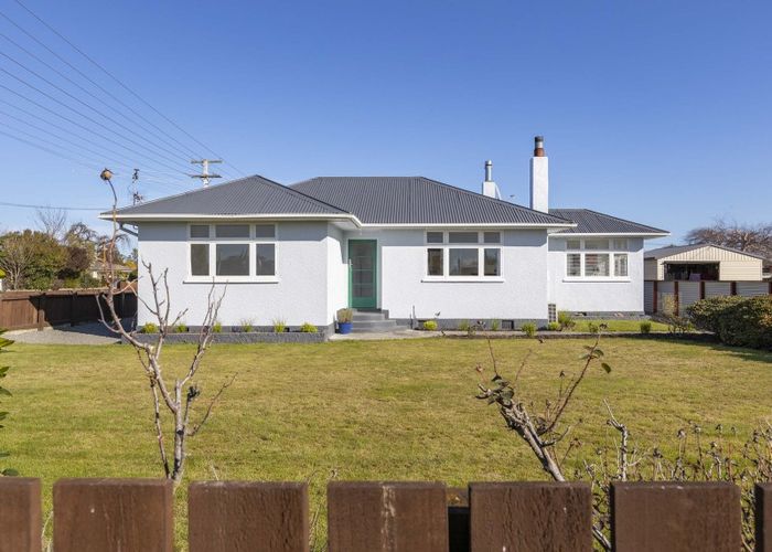  at 102 Church Street, Masterton