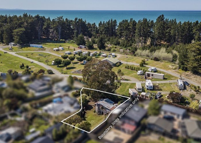 Free property data for 5 Beach Crescent, Waikuku Beach homes.co.nz