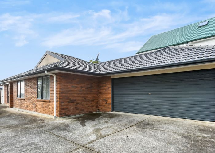  at 115C Woodglen Road, Glen Eden, Auckland