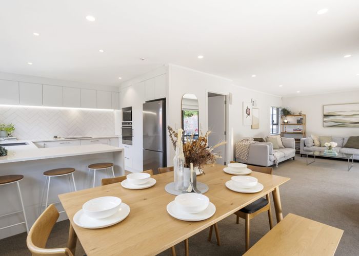  at 3/9 Billabong Place, Botany Downs, Auckland
