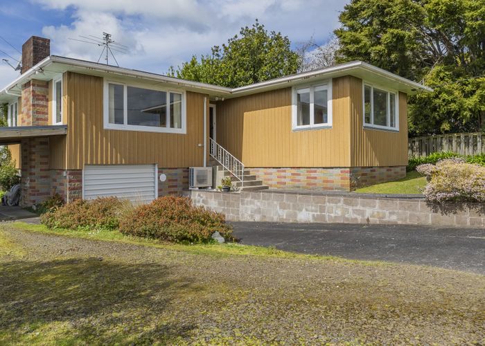  at 3 Porter Avenue, Te Atatu South, Waitakere City, Auckland