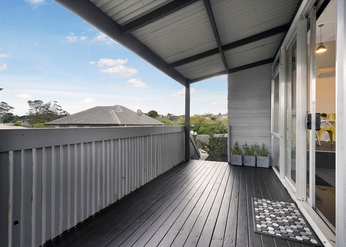  at 20 Penfold Place, Henderson, Auckland