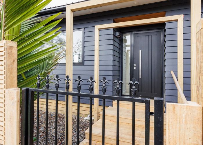  at 33 Botanical Road, Takaro, Palmerston North