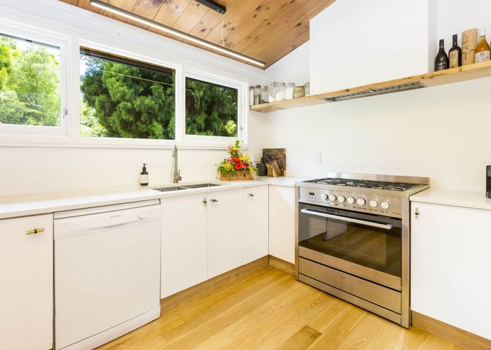  at 35 Chatsworth Road, Silverstream, Upper Hutt