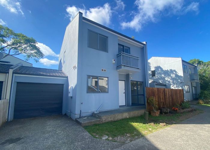  at 3 Sun Place, Henderson, Waitakere City, Auckland