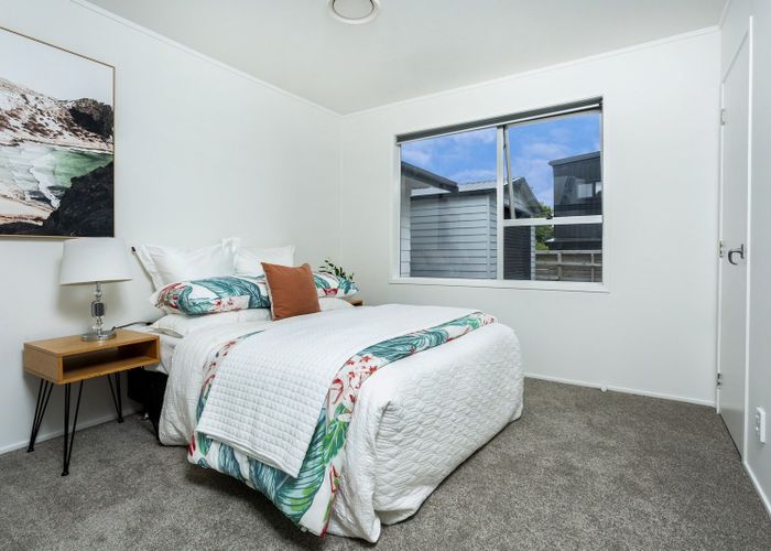  at 22 St Catherine Crescent, West Harbour, Waitakere City, Auckland