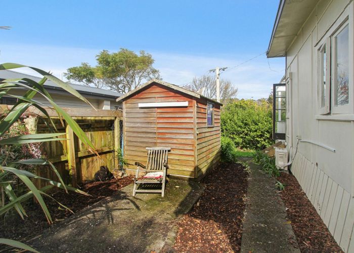  at 4 McEldowney Road, Titirangi, Auckland