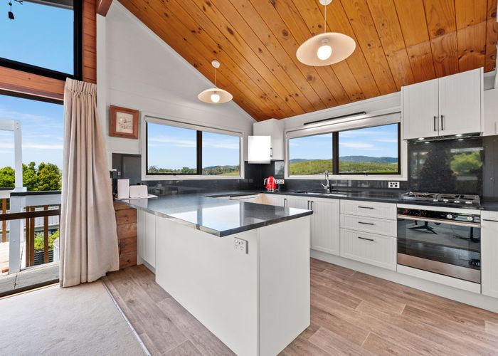  at 32 Bays Road, Orere Point, Manukau City, Auckland